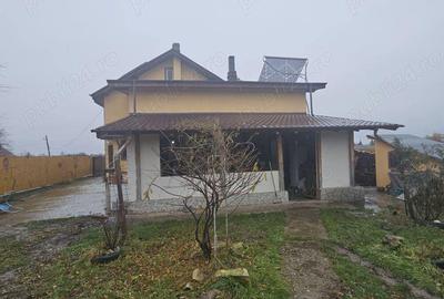 Vila P+M de vanzare in zona centrala Izvoare o oaza de confort ?i relaxare! - 3