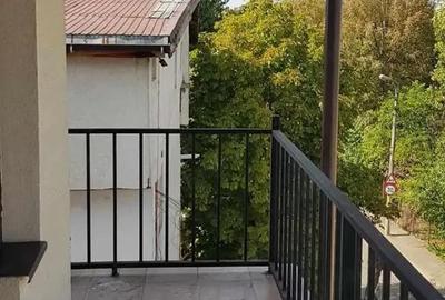 Garsonieră decomandată în Baza 3 - 2