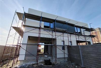 Duplex cu 4 camere cu Canalizare în Moșnița Nouă - 3