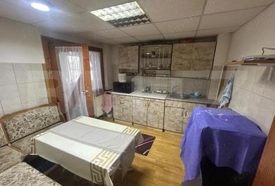 Apartament cu 3 camere decomandat în Micro 5 - 12