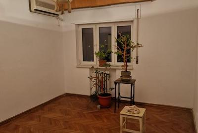 Apartament cu 3 camere semidecomandat în Pajura - 4