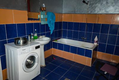 Casa 6 camere libera la vanzare RASNOV - 14