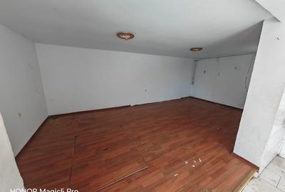 Casă cu 4 camere în Independența - 2