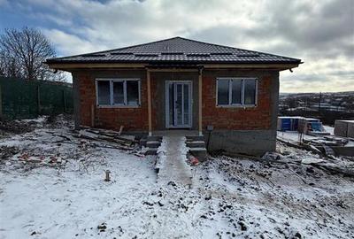 Casă individuală cu 4 camere cu Canalizare în Tomești - 2