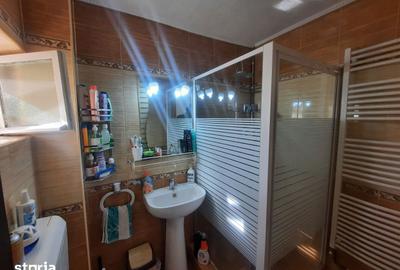 Casă cu 2 camere decomandat cu Teren 250 Mp în Central - 2