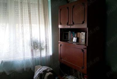 Apartament 3 camere, semidecomandat,etaj4 - 1