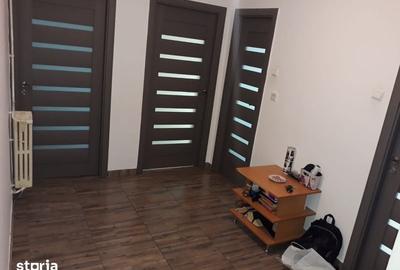 Apartament cu 2 camere decomandat în Cornișa - 2