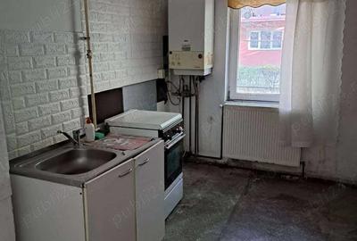 Apartament cu 2 camere semidecomandat în Micro 16 - 12