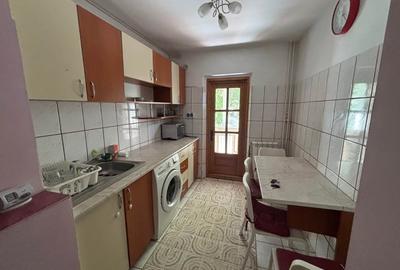 Apartament cu 2 camere decomandat, etajul 1/4, zona Nicolina - 4