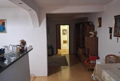 Apartament cu 4 camere semidecomandat în Exterior Vest - 1