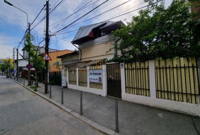 Casă individuală cu 7 camere cu Canalizare în Brâncoveanu - 1