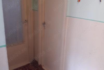 Apartament cu 3 camere semidecomandat în Micro 1 - 5