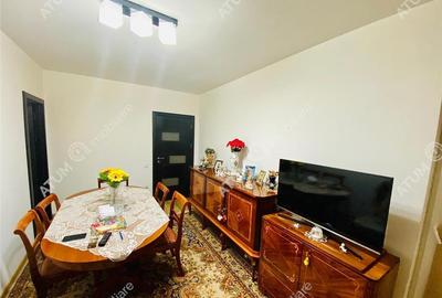 Apartament de 3 camere cu 2 bai si balcon in zona Brana/Unim - 1