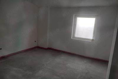 Casă cu 3 camere cu Teren 2400 Mp în Diosig - 4