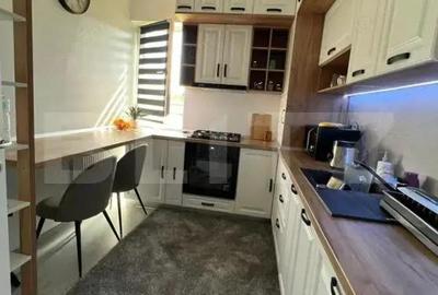 Apartament de vanzare, cu 3 camere, 80 mp, zona Sud