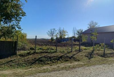 Teren de 1500 mp, în Central - 2