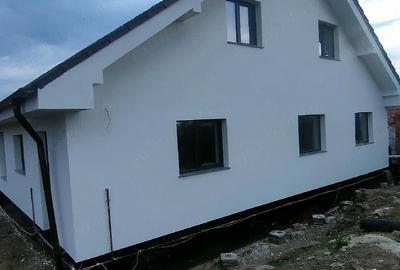 Casă cu 7 camere cu Teren 900 Mp în Ciugud - 3