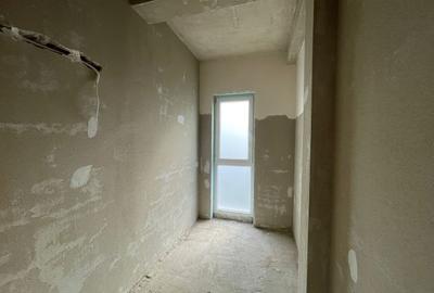 Penthouse cu 2 camere decomandat în Ghiroda - 9