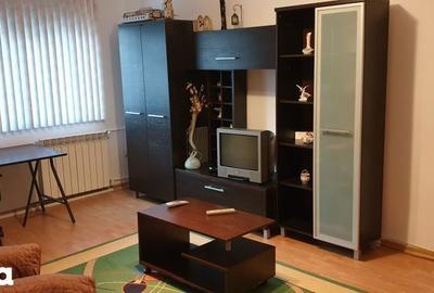 Apartament cu 3 camere decomandat în Central - 1