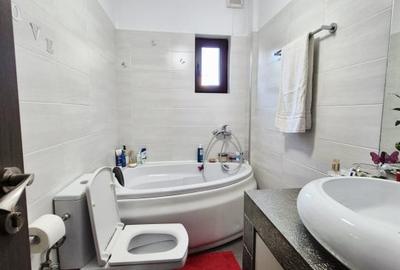 Apartament cu 3 camere decomandat, mobilat în Km 4 - 10