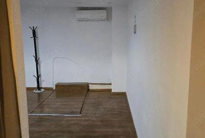 Spațiu comercial, de 55 mp, în Central - 6