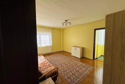 Apartament cu 2 camere decomandat, mobilat în Răcădău