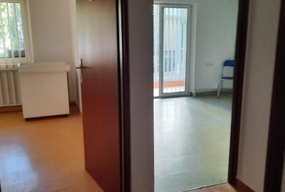 Proprietar,vand spațiu birou/cabinet medical central, (Str. Moldovei 17), 73mp - 10