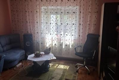 Casă în comuna Săvârșin - 4