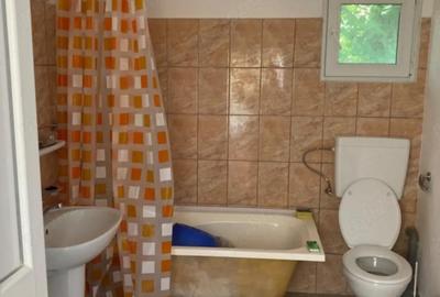 Casă cu 3 camere cu Teren 2200 Mp în Central