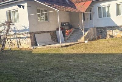 Casă cu 4 camere în Laz - 5