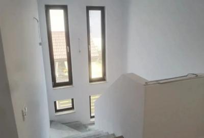 Casă cu 4 camere cu Teren 300 Mp în Giroc - 2