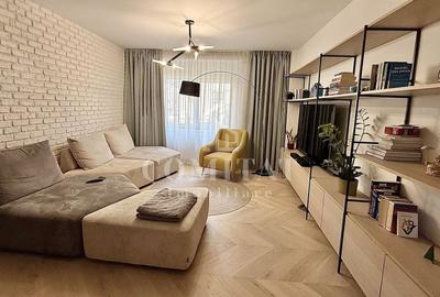 Apartament cu 3 camere decomandat, mobilat în Central
