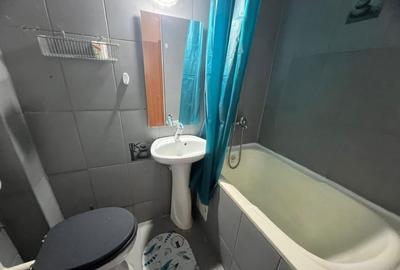 Pers.fiz. Vând garsonieră în Târgu-Mureș, 7 noiembrie, et 2, renovat, utilat, CT - 3