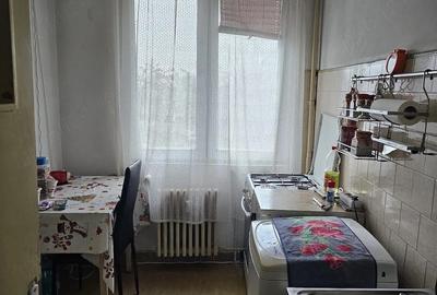 Apartament cu 3 camere semidecomandat în 1 Mai - 3