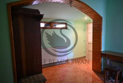 Casă individuală cu 7 camere cu Canalizare în Central - 17