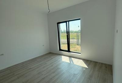 Casa Individuala pe parter in Mosnita, Toate Utilitatile, Drum asfaltat - 11