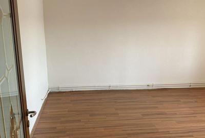 Apartament cu 3 camere decomandat în Micro 16 - 2
