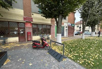 Vand spatiu comercial,actualmente POSTA din Chisineu Cris, din centru. - 2