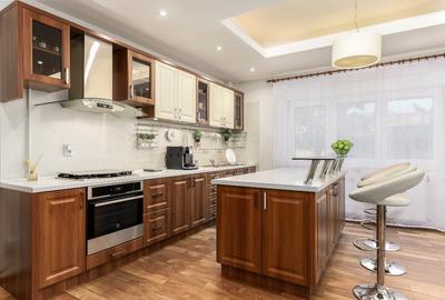 Vila 360 mp utili, teren 510 mp curte liberă 300 mp la 200 m de Parcul Circului - 6