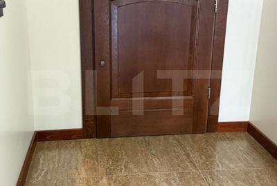 Casă cu 4 camere în Central - 2