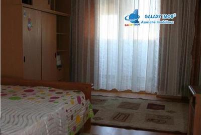 Apartament cu 3 camere semidecomandat în Drumul Taberei - 6