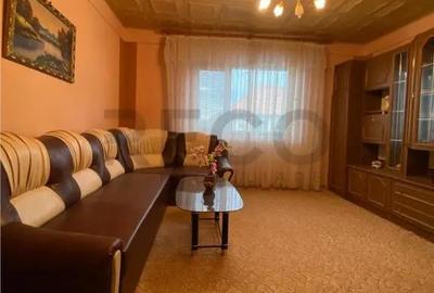 Casă cu 6 camere cu Teren 1800 Mp în Curățele - 8