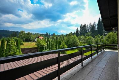 FILM!Resedinta in pretios decor montan, vecinati calitative,1.700 mp teren,Timis - 23