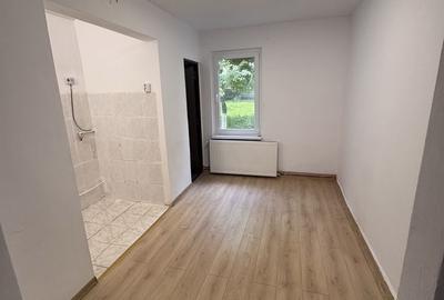 Apartament cu 3 camere decomandat în Central - 2