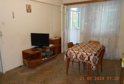 Apartament cu 3 camere decomandat în Calea Galați - 6