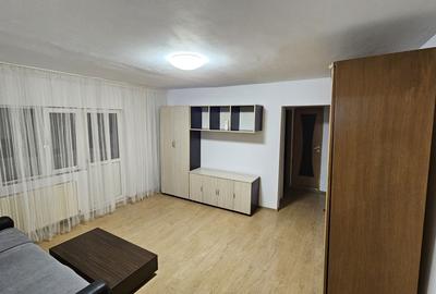 Apartament cu 3 camere semidecomandat în Central - 2