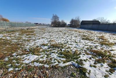 Proprietate 2950mp - Imprejmuit + Container. Podu Oltului, la strada principala - 12