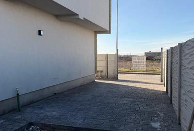 Casa -Vila Curte 330 mp - 2