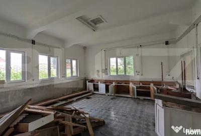 Casă cu 5 camere cu Teren 1216 Mp în Central - 4
