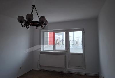 Apartament cu 4 camere decomandat în Central - 2